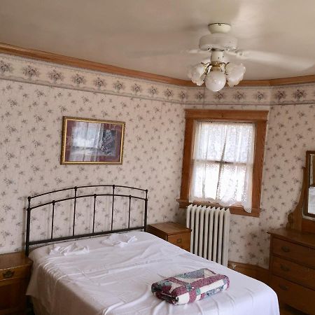 Scarlett House Victorian B & B Janesville Kültér fotó