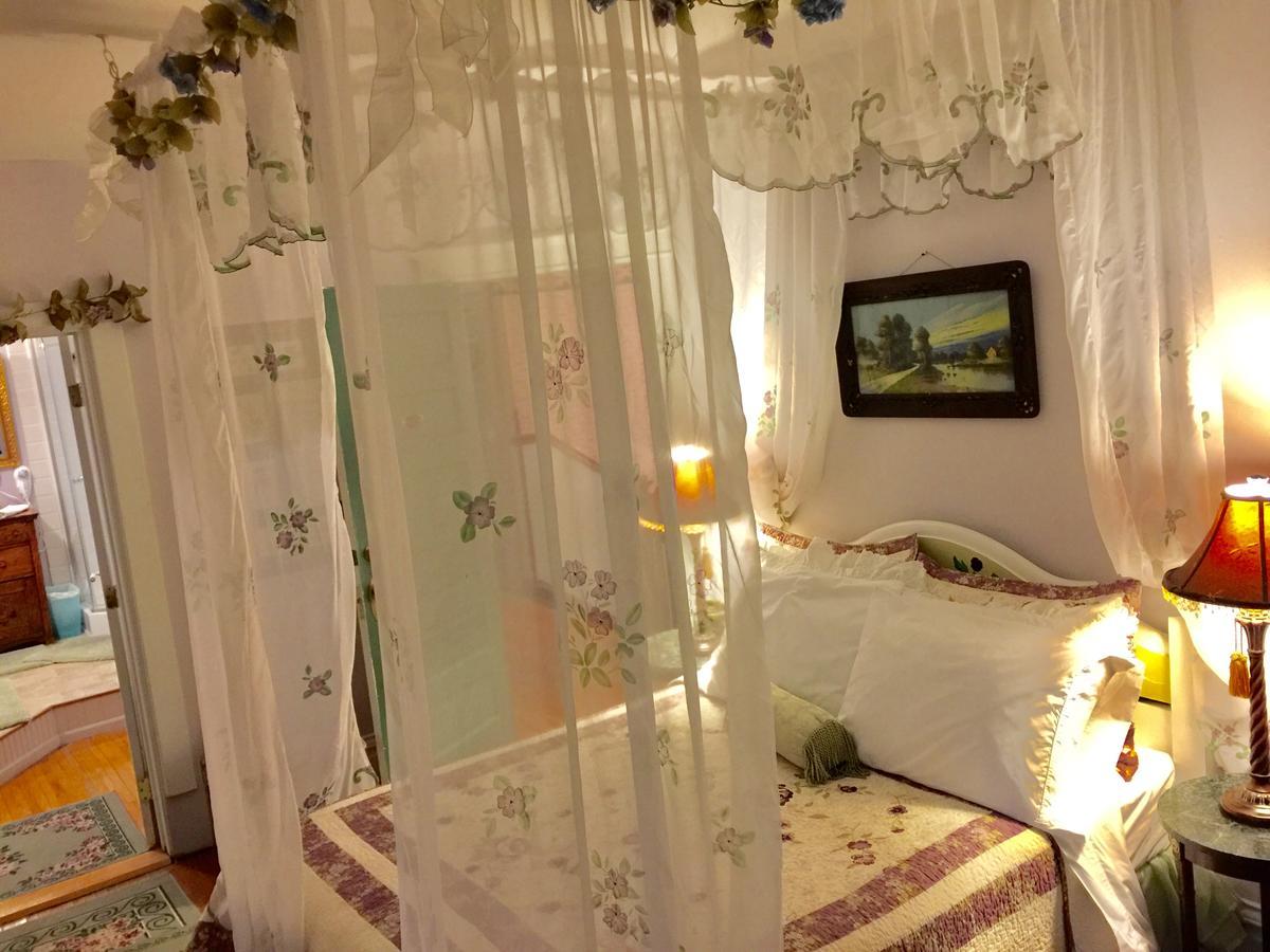 Scarlett House Victorian B & B Janesville Kültér fotó